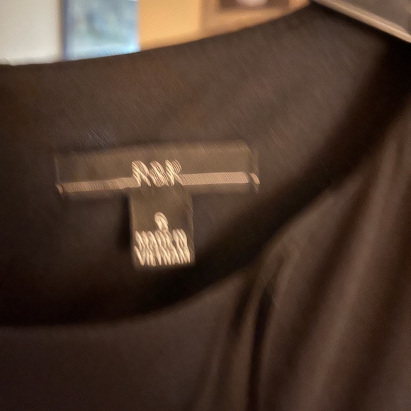 Women’s dress. Never worn. - Picture 3 of 3